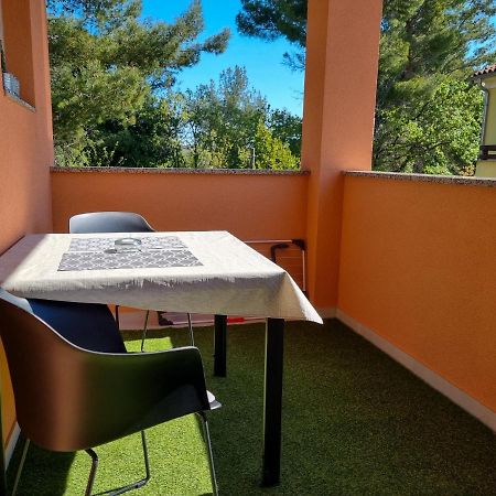 Juli No 2 Lägenhet Poreč Exteriör bild