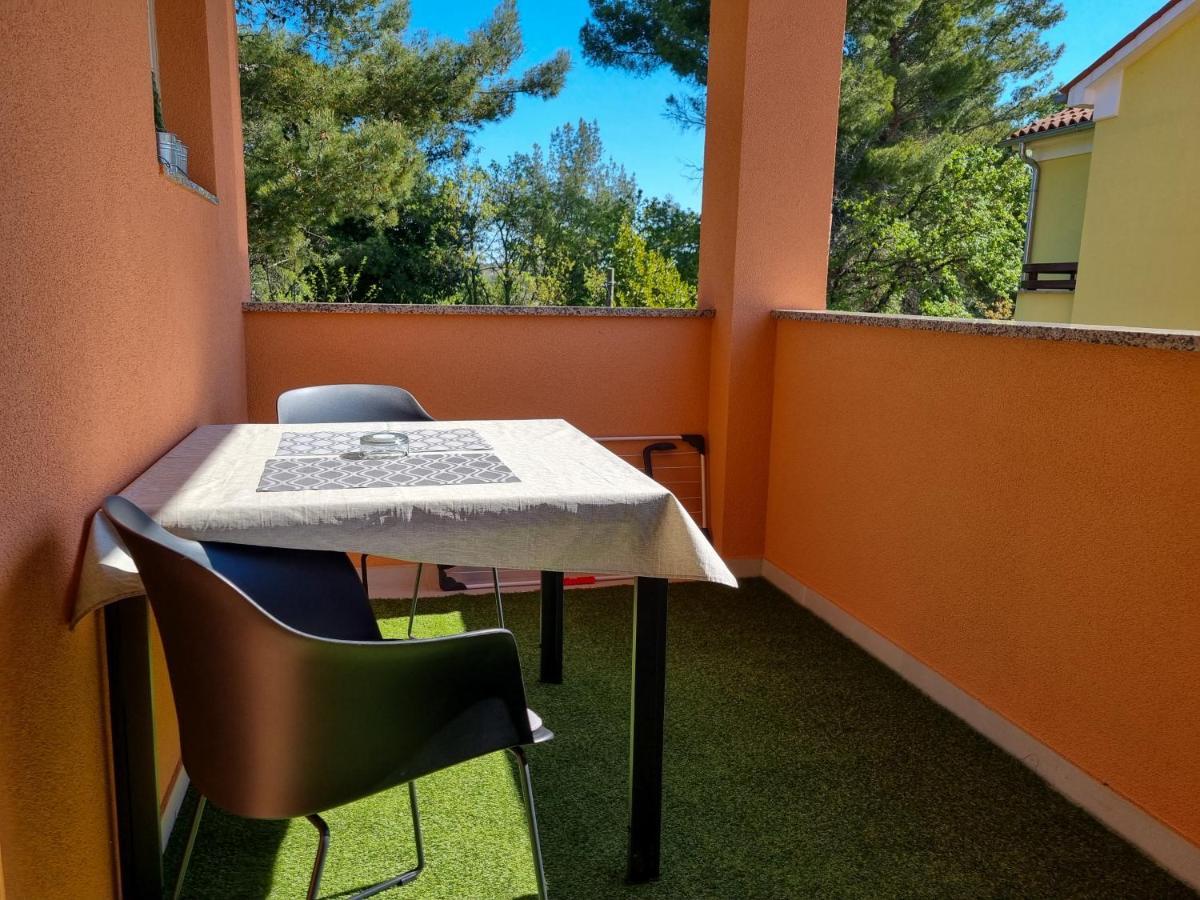 Juli No 2 Lägenhet Poreč Exteriör bild